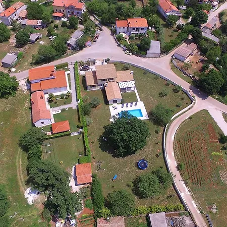 Villa Charming Anita With Private Pool Near Pula - Wiibuk *